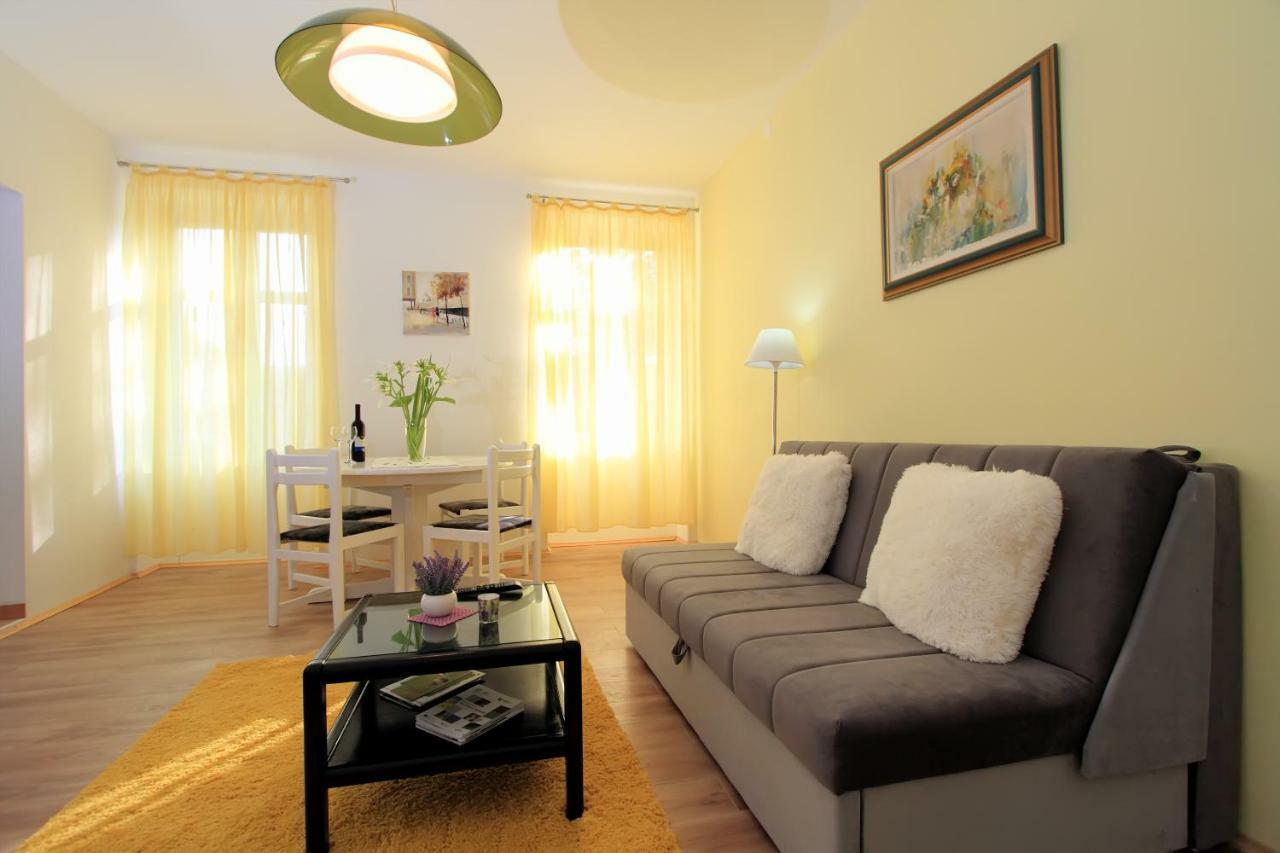 Bivium Apartment Otocac Bagian luar foto